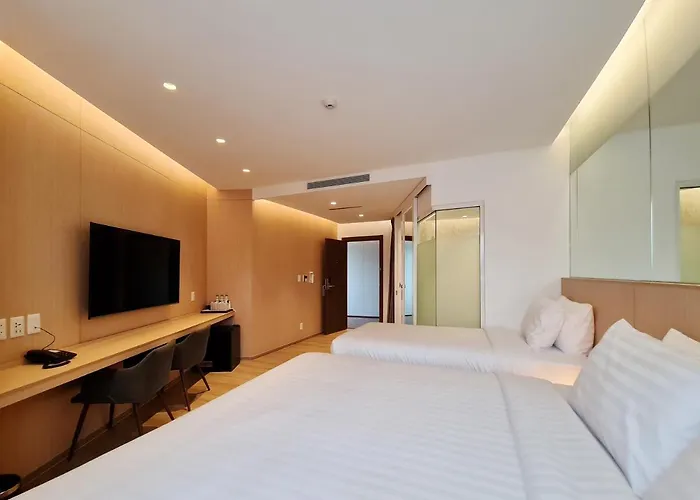 Mintel Huamark Hotel 4*