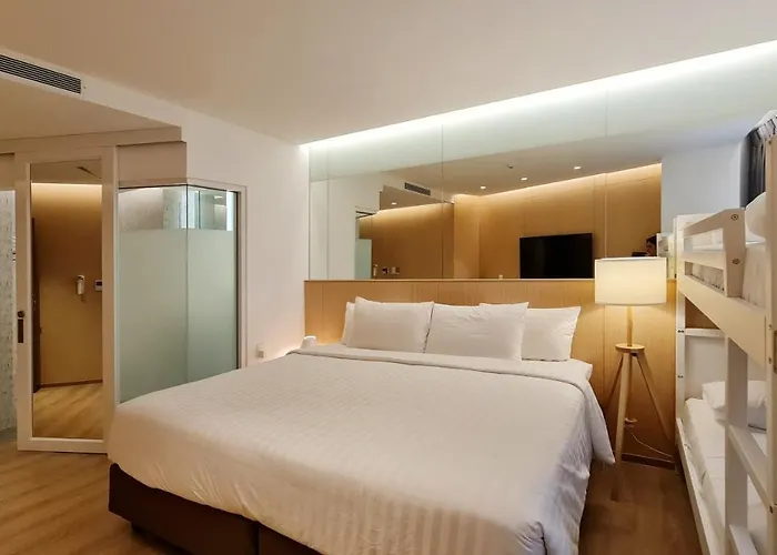 Mintel Huamark Hotel