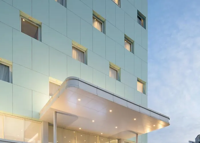 Mintel Huamark Hotel 4*